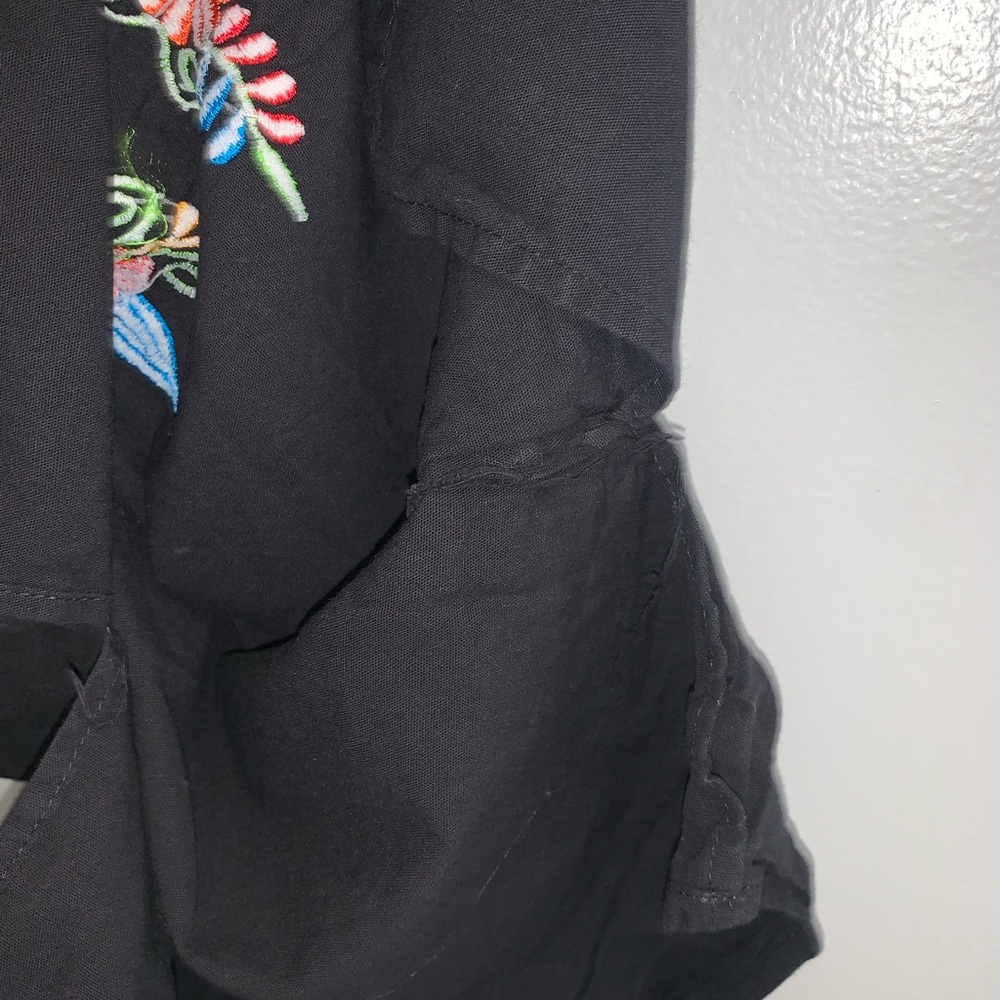 Black Embroidered Floral Tunic Top - Picture 4 of 4